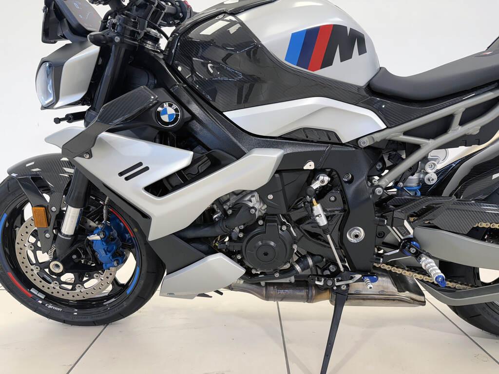 M 1000 R