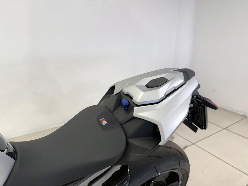 M 1000 R