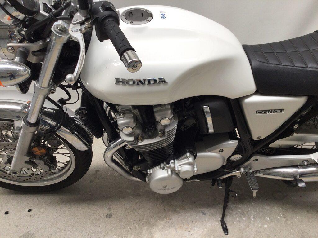 CB 1100