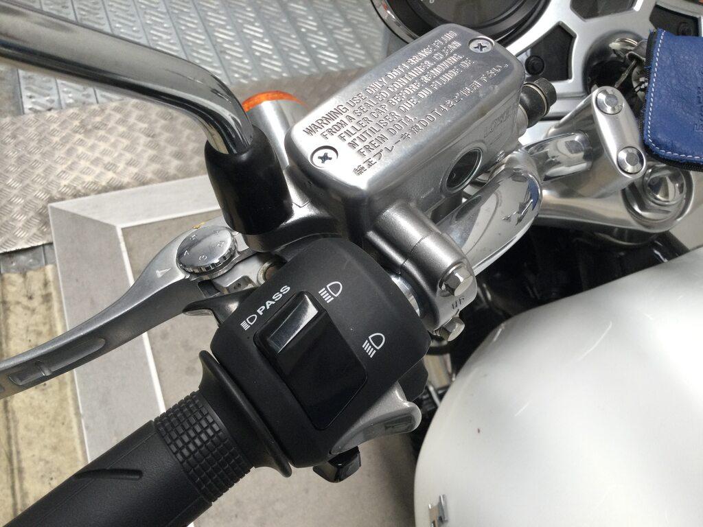 CB 1100