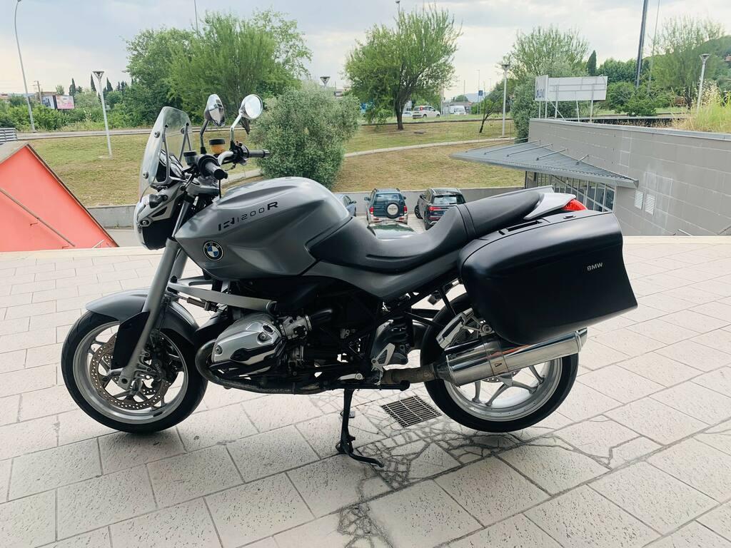 R 1200 R
