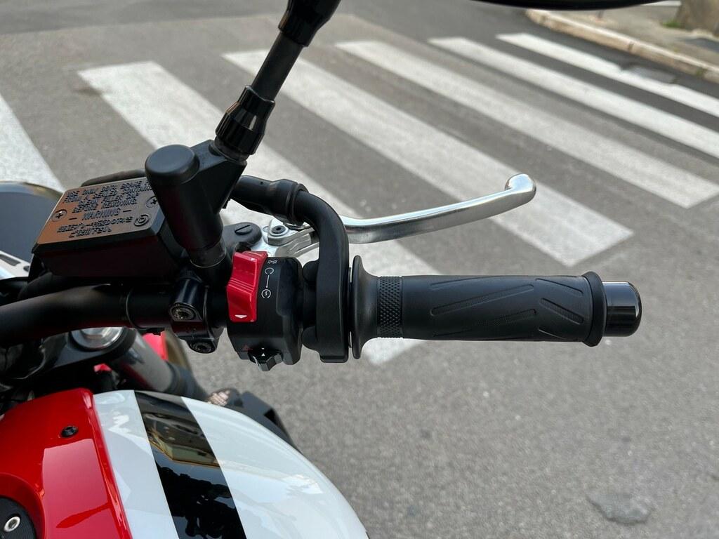 XSR 700