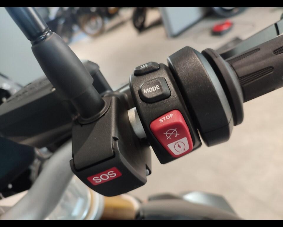 R 1250 R