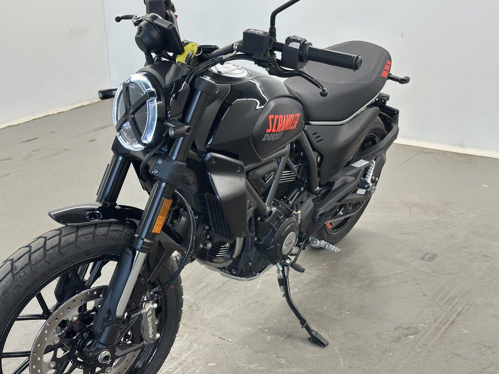 SCRAMBLER 800