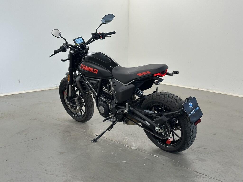 SCRAMBLER 800
