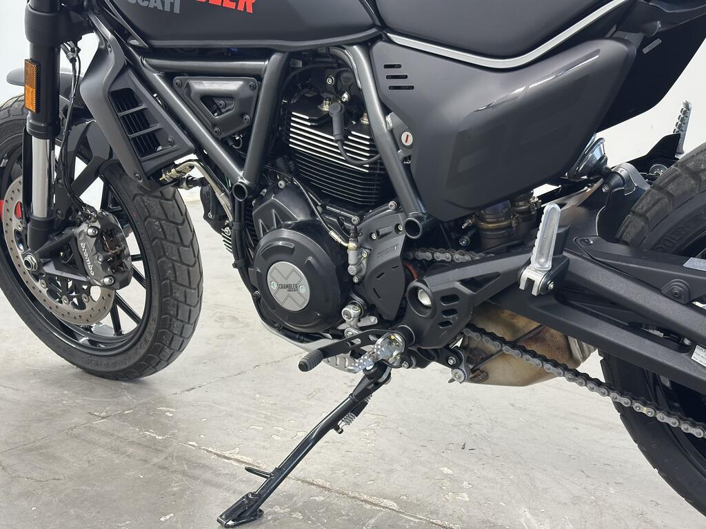 SCRAMBLER 800