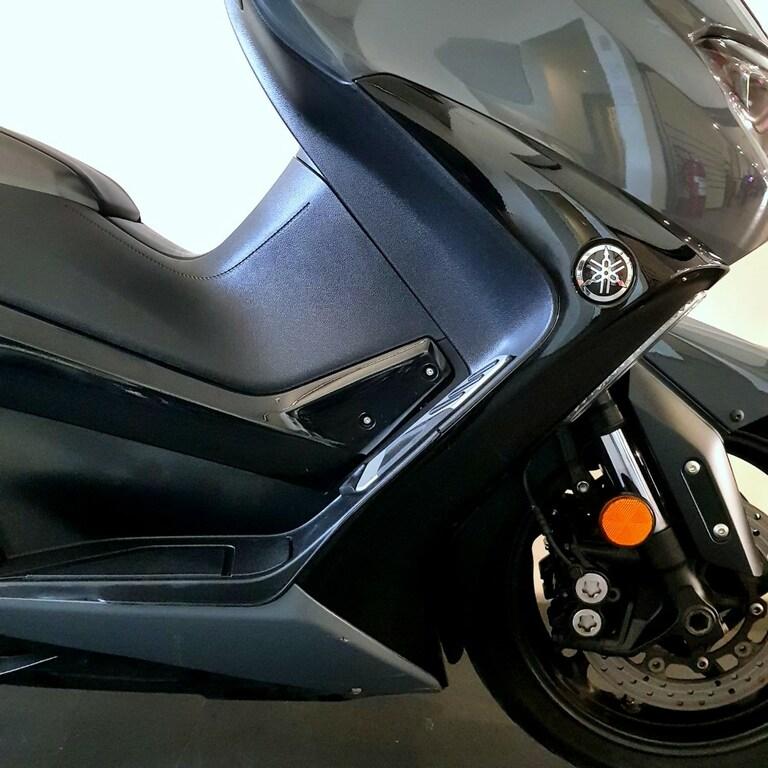 T-MAX 560