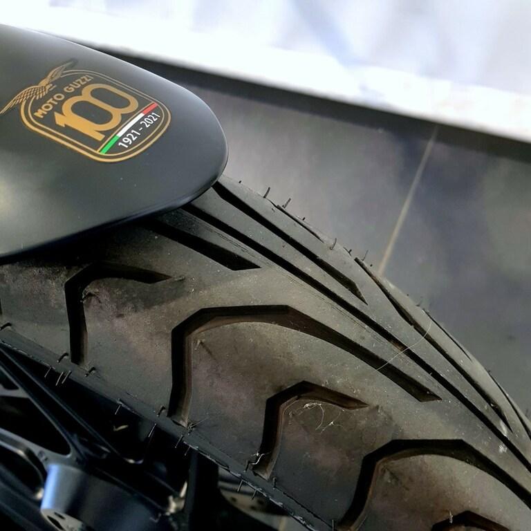 V7 850