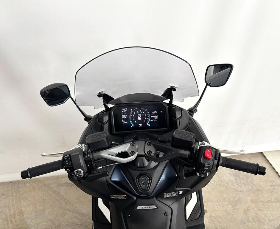 T-MAX 560
