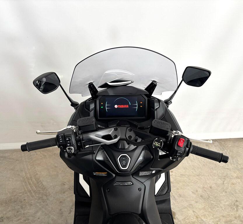 T-MAX 560