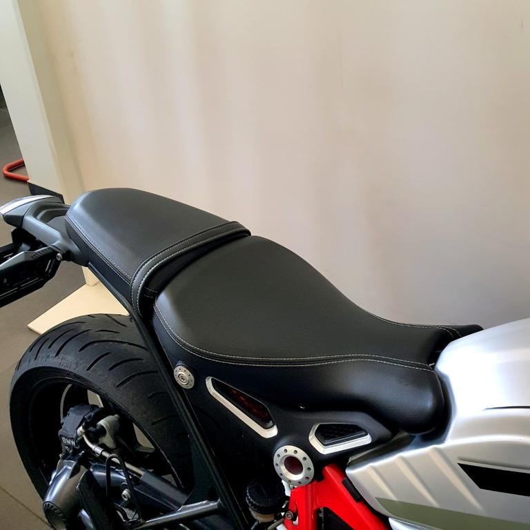R 1200