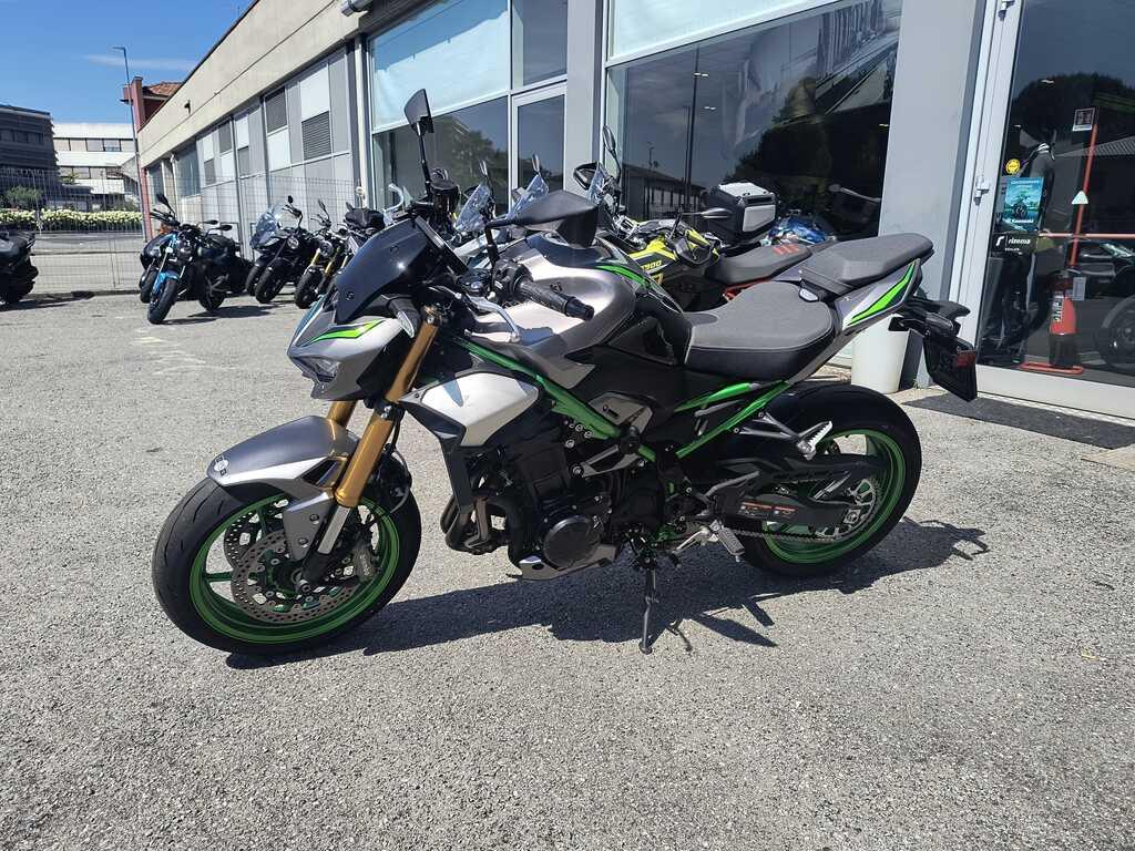 Z 900