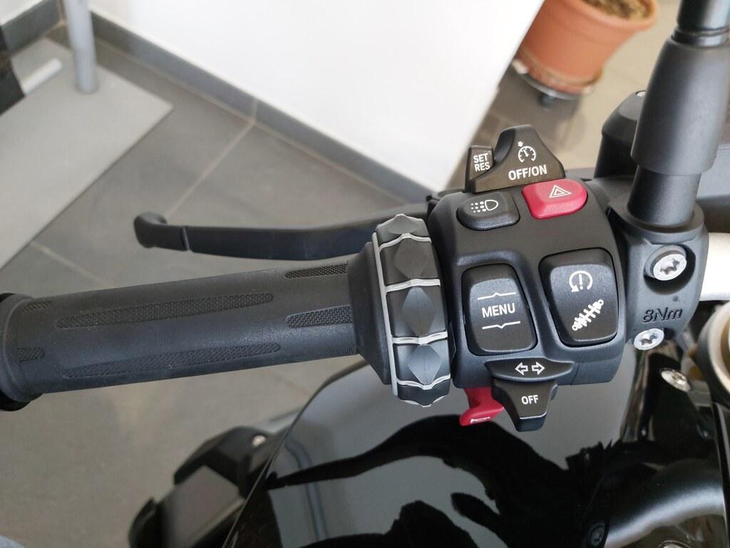 R 1250 R
