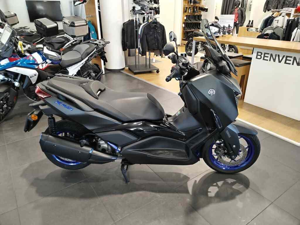 X-MAX 300