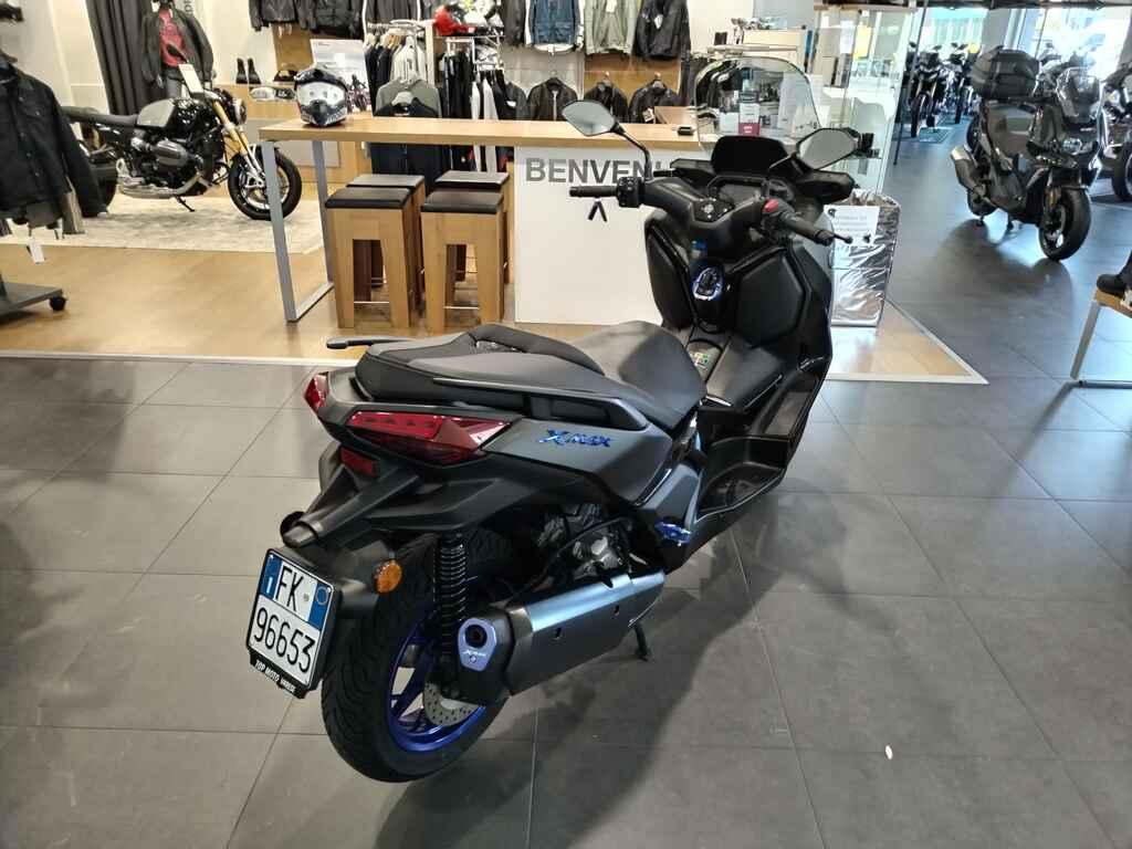 X-MAX 300