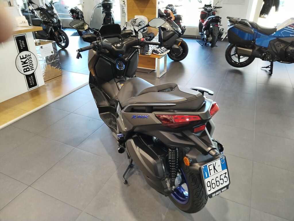 X-MAX 300