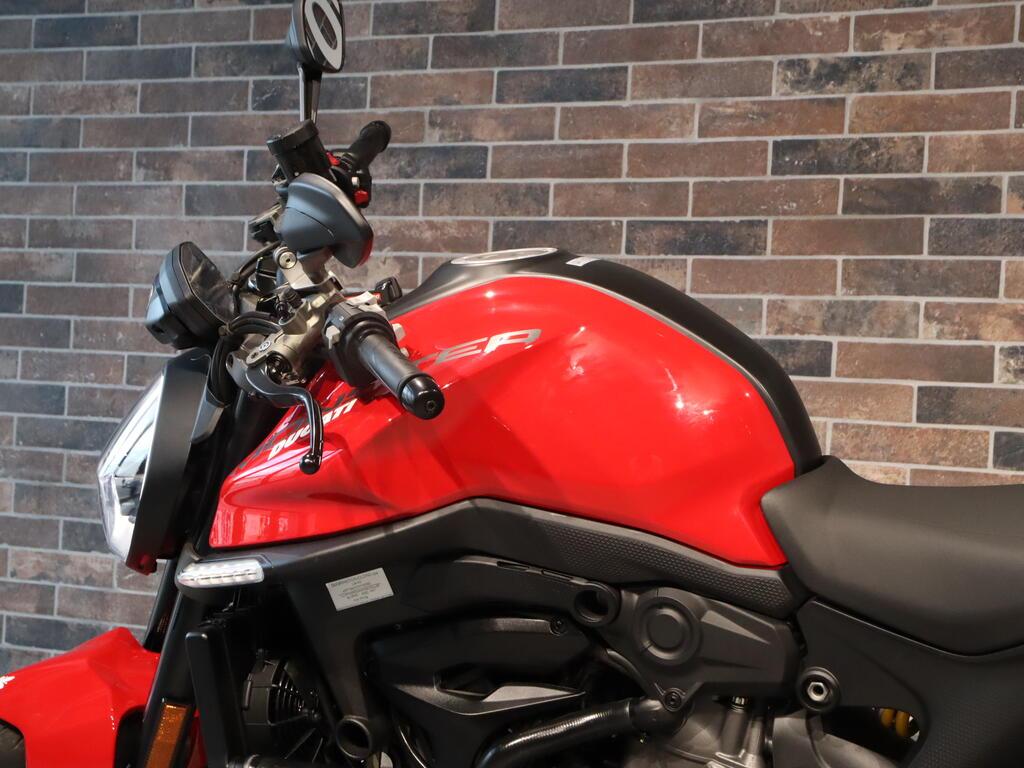 MONSTER 950