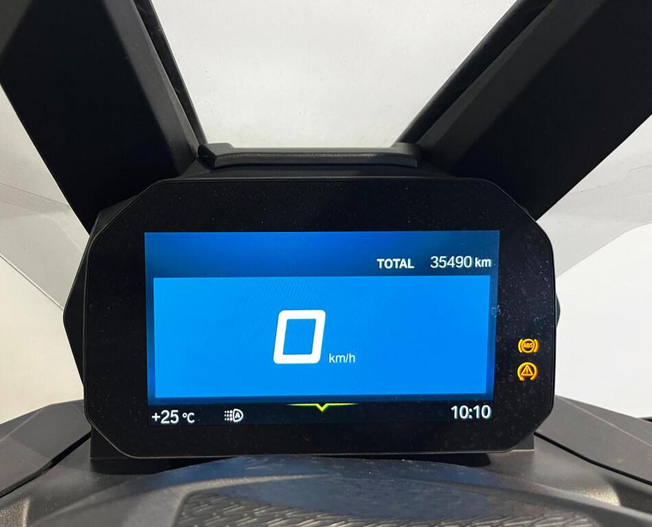 C 400 X