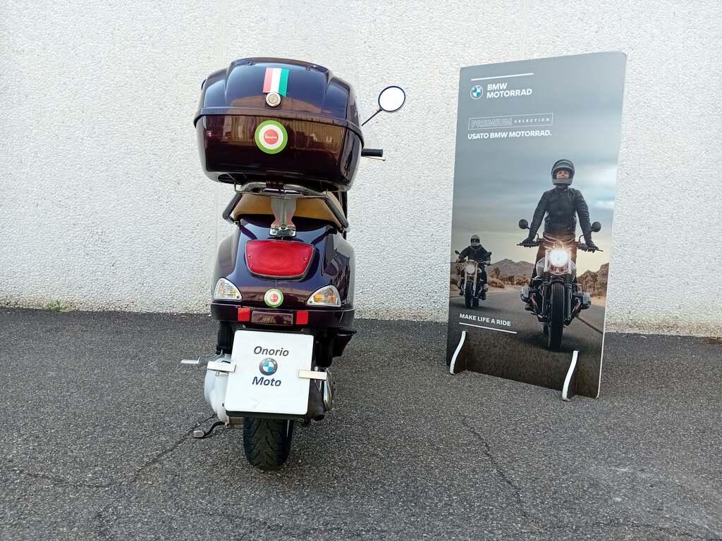 VESPA LX 150