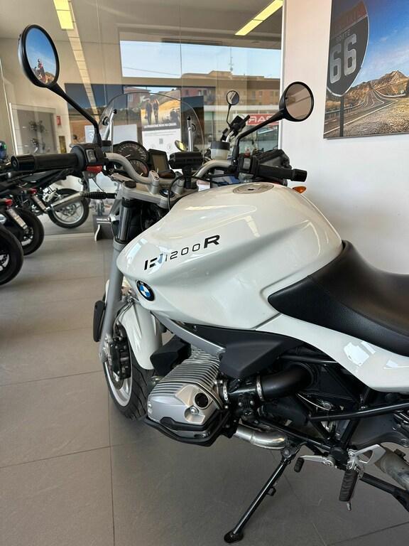 R 1200 R