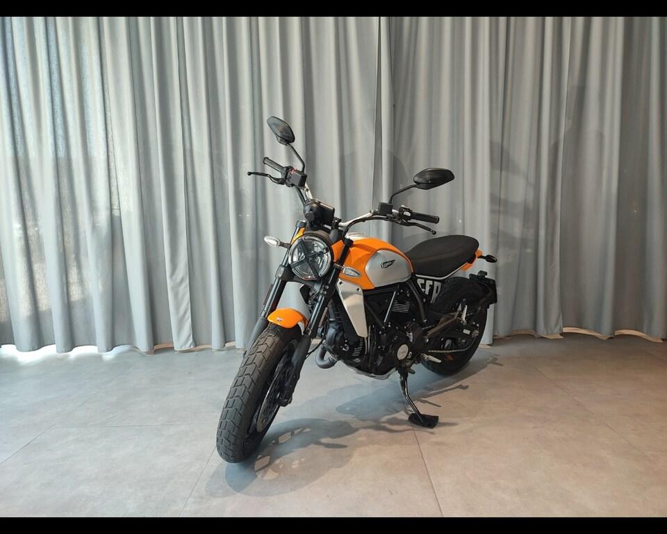 SCRAMBLER 800