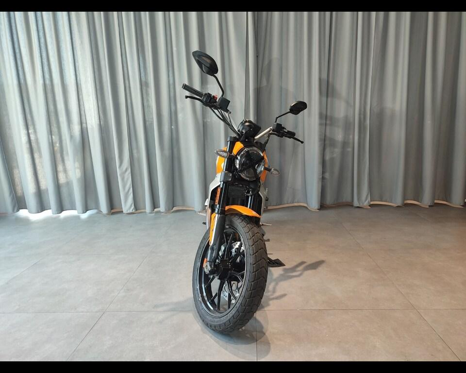 SCRAMBLER 800