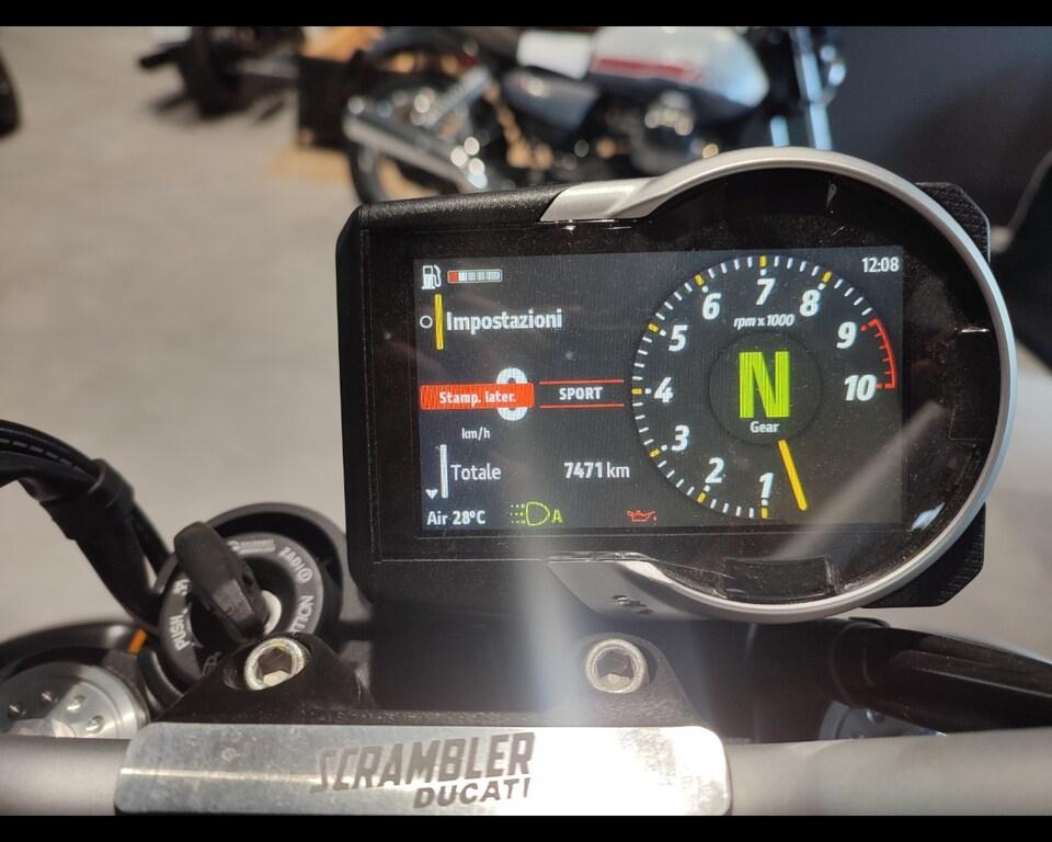 SCRAMBLER 800