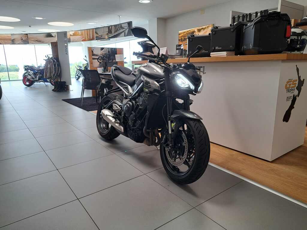 STREET TRIPLE 765