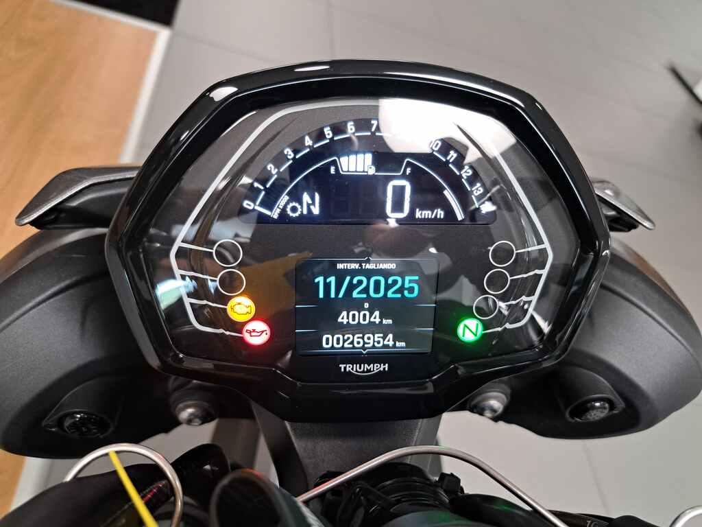STREET TRIPLE 765