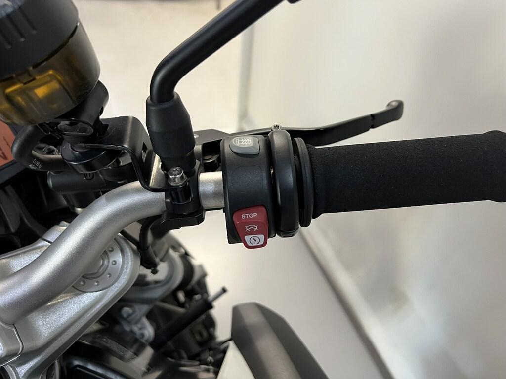F 800 R