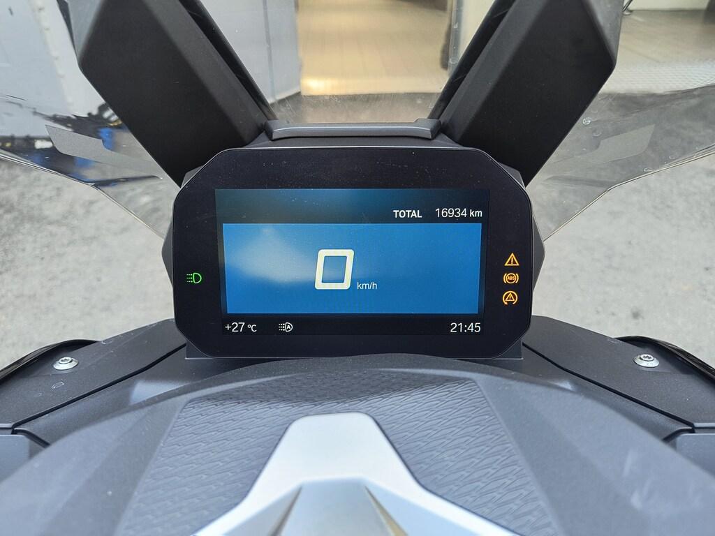 C 400 X