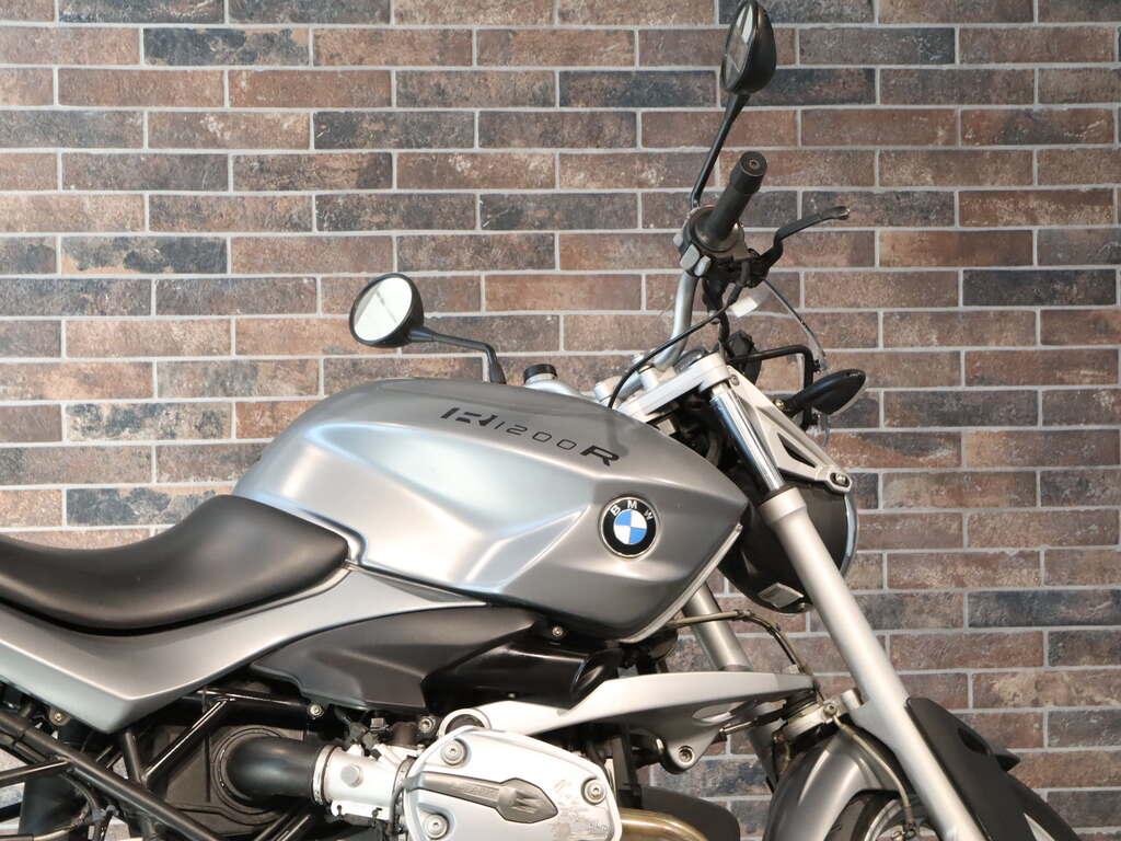 R 1200 R