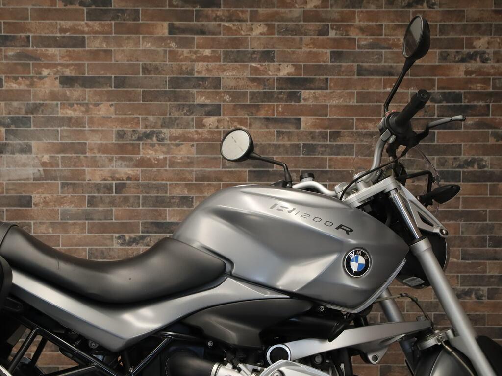 R 1200 R