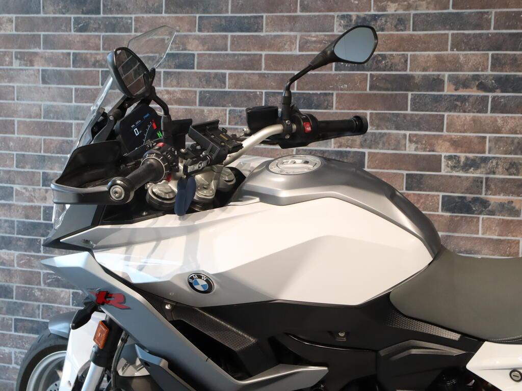 F 900 XR