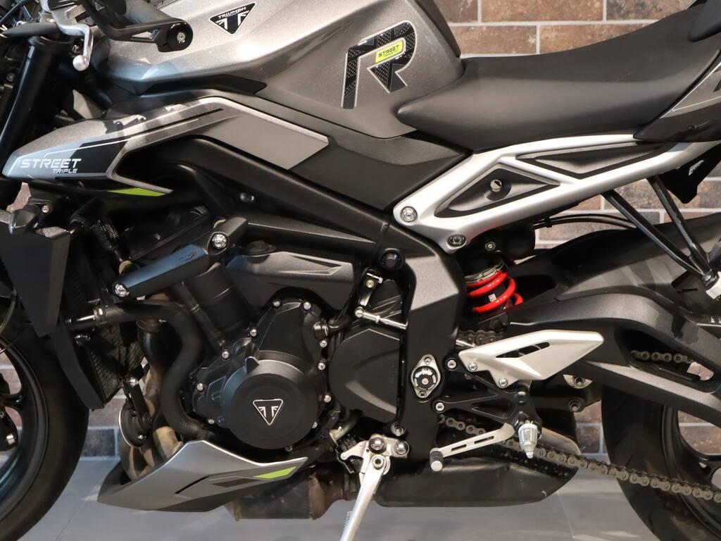 STREET TRIPLE 765