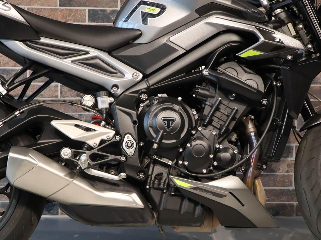 STREET TRIPLE 765