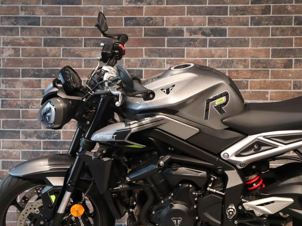 STREET TRIPLE 765