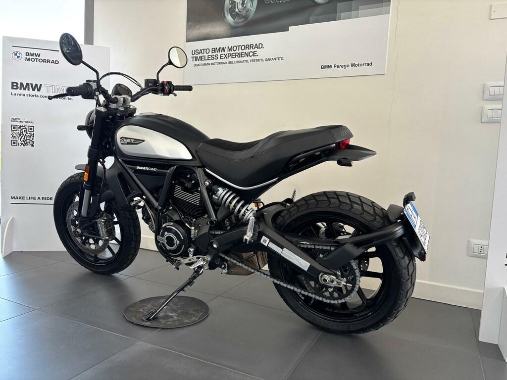 SCRAMBLER 800