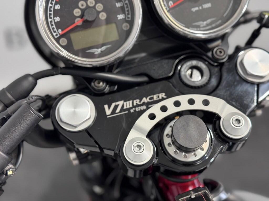 V7 III 750