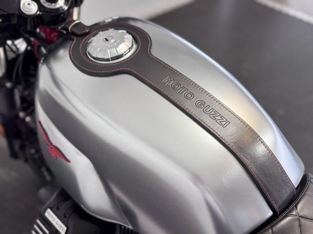 V7 III 750