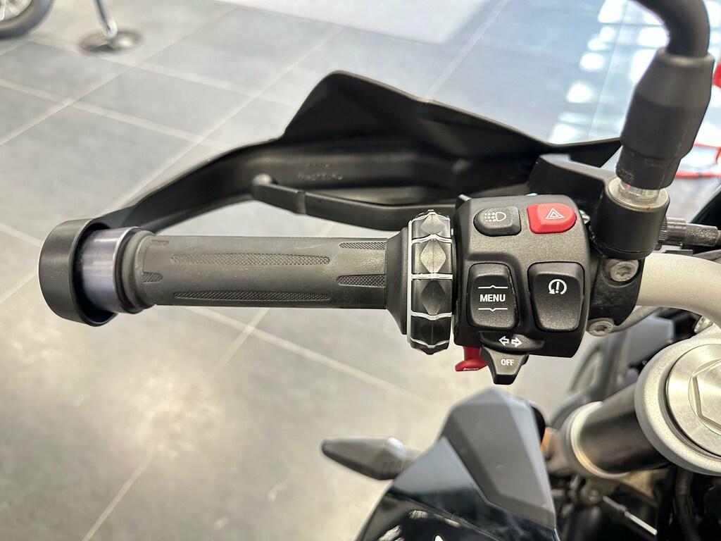 F 900 R