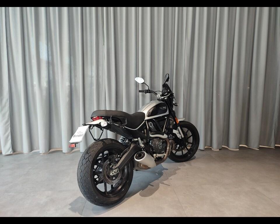SCRAMBLER 800