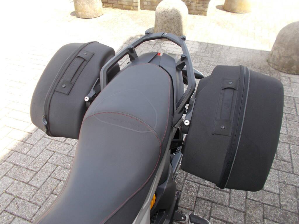 HYPERSTRADA 939