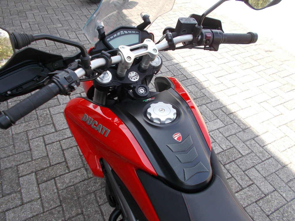 HYPERSTRADA 939