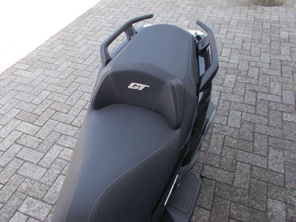 C 400 GT