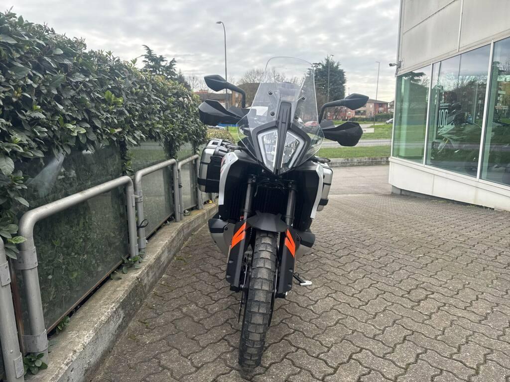 790 ADVENTURE