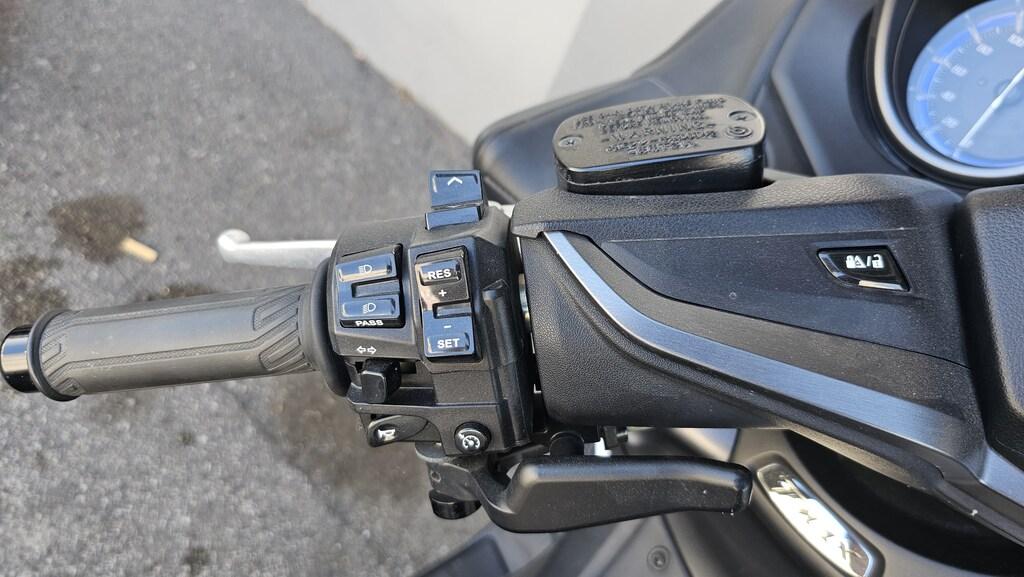 T-MAX 560
