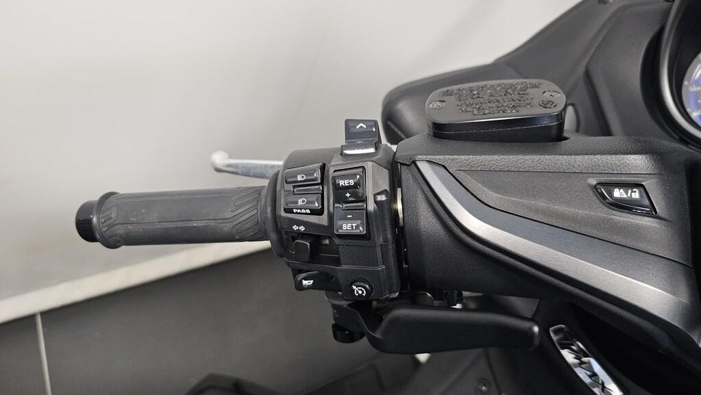 T-MAX 560