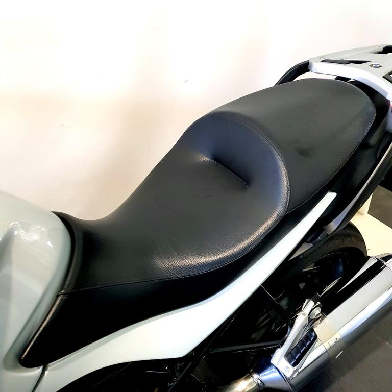 R 1200 R