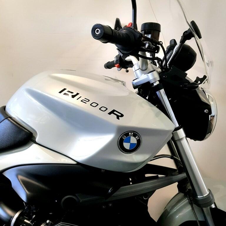 R 1200 R